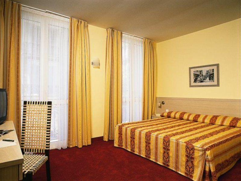 Les Cigales Hotel Nice